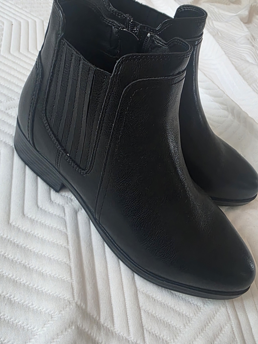 MIA Black Women's Ankle Boots - Sleek Chelsea Style Size 8.5W